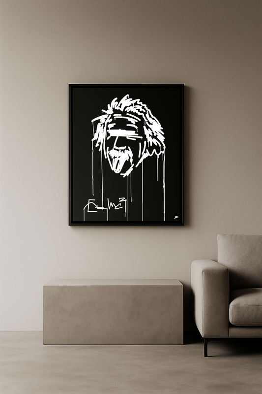 Designspiegel 80×100 cm mit abstrakter Einstein-Darstellung, modern im Wohnzimmer platziert.