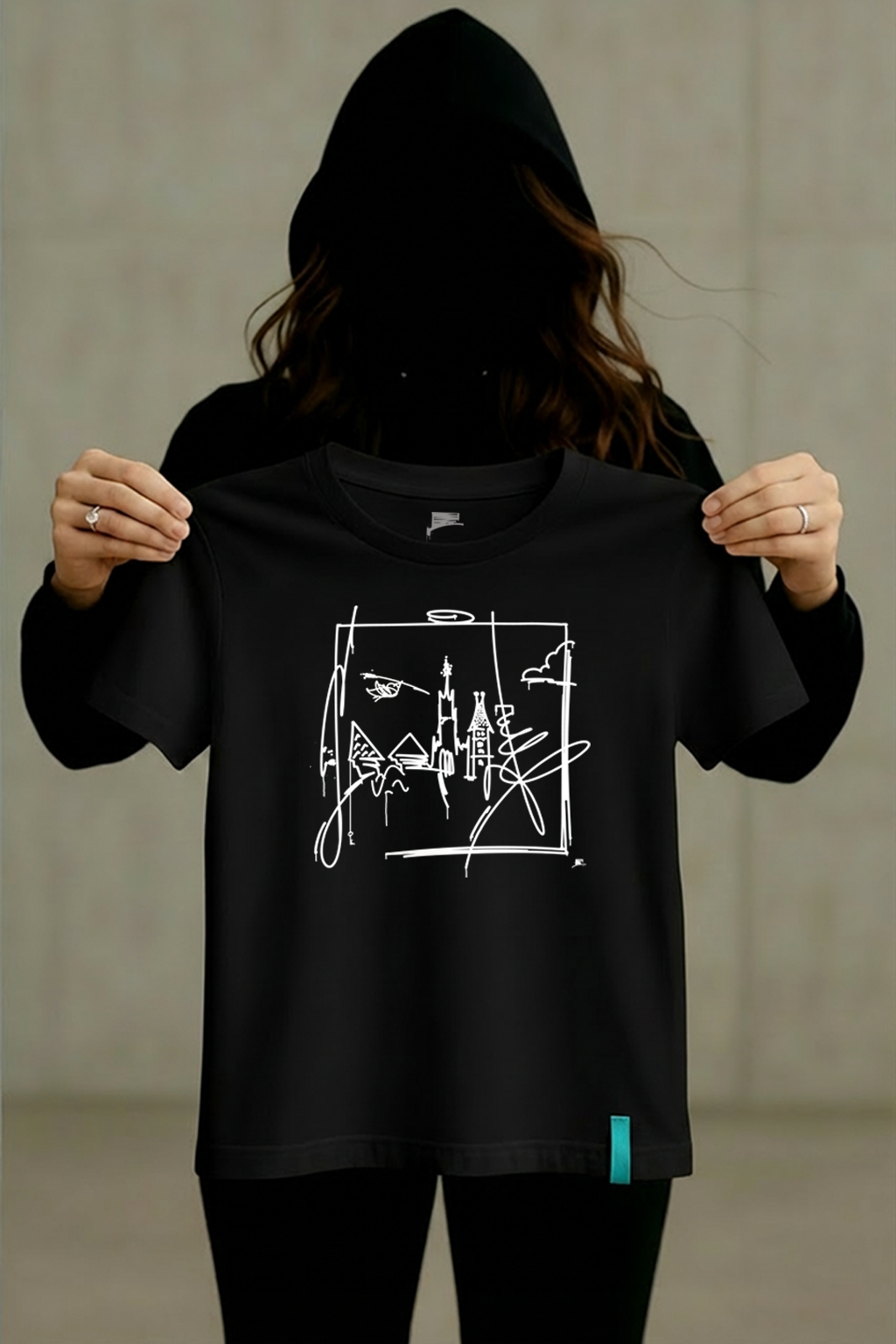 Schwarzes minimalistisches T-Shirt mit Ulm Skyline Frontprint im Street-Art Look