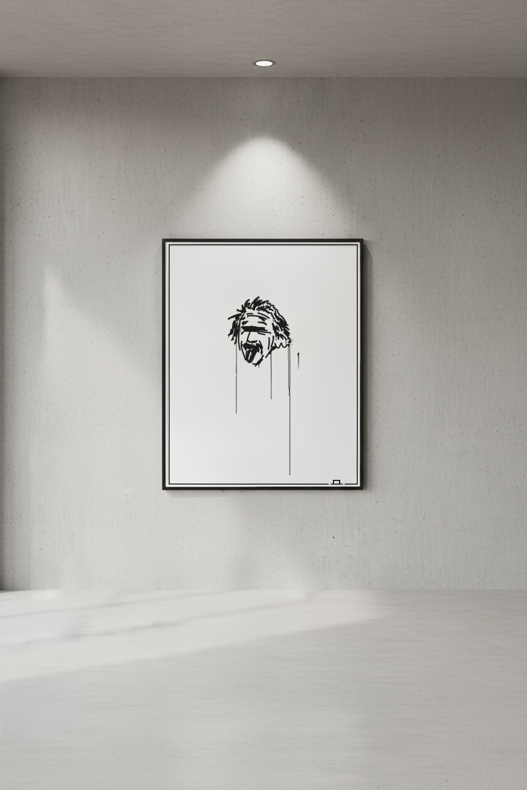 Kunstdruck 40×50 cm mit Einstein-Motiv, frontal an grauer Betonwand unter gezieltem Lichtspot präsentiert.