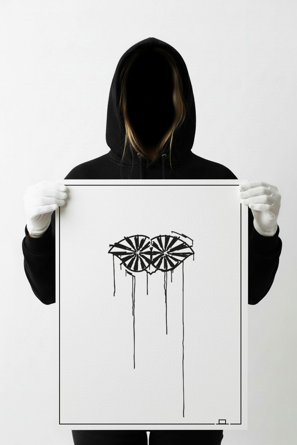 XL Schneider-von-Ulm Kunstdruck in 50×70 cm, ungerahmt; Person mit weißen Handschuhen hält das abstrakte Urban-Line-Art Motiv.